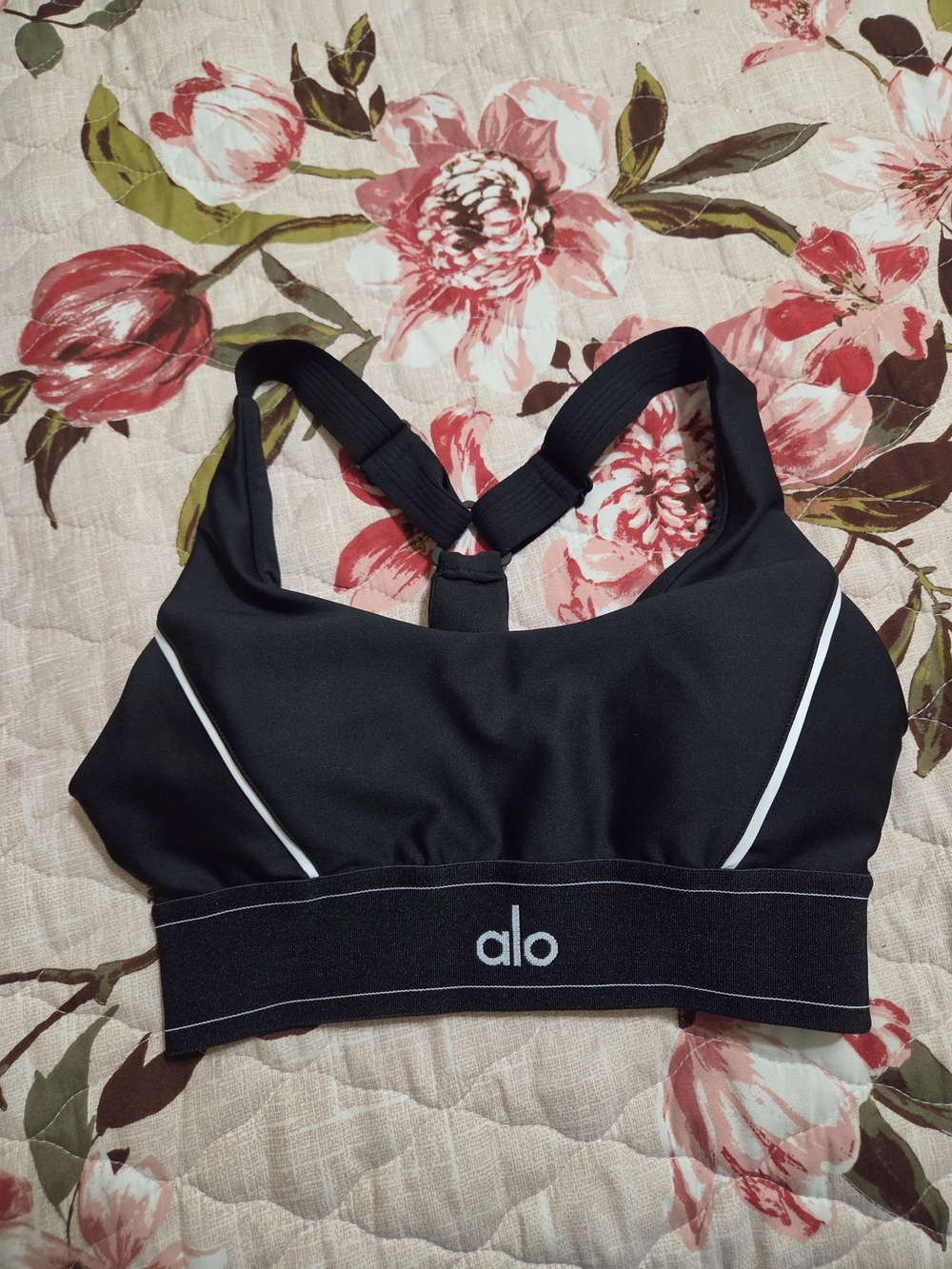 ALO Sports Bra Racerback Wireless Black Pullover Size XS Adjustable